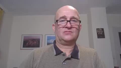 Snapshot of keilie1 chatting on 12/21/25, 09:55 keilie1 online show from 12/21/25, 09:55