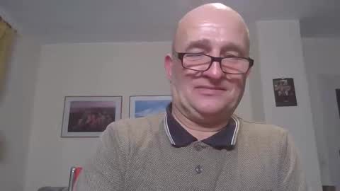 Snapshot of keilie1 chatting on 12/22/25, 07:44 keilie1 online show from 12/22/25, 07:44