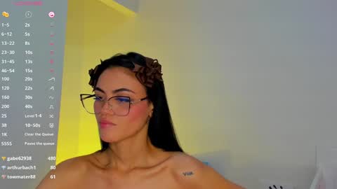 Snapshot of keily_brox chatting on 12/19/24, 10:02 Keily brox online show from 12/19/24, 10:02