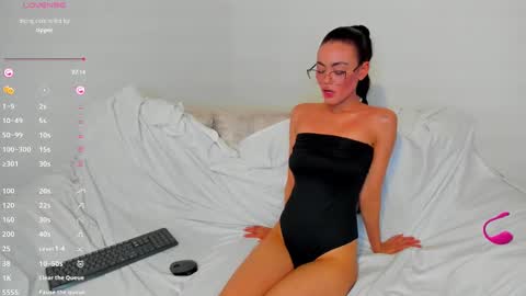 Snapshot of keily_brox chatting on 03/07/25, 11:49 Keily brox online show from 03/07/25, 11:49