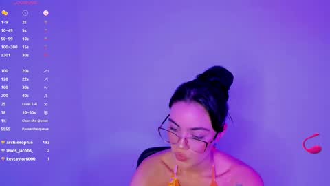 Snapshot of keily_brox chatting on 03/12/25, 10:39 Keily brox online show from 03/12/25, 10:39