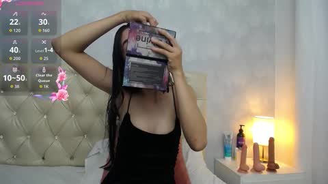 Snapshot of keily_garcia chatting on 12/22/25, 11:40 Keily online show from 12/22/25, 11:40