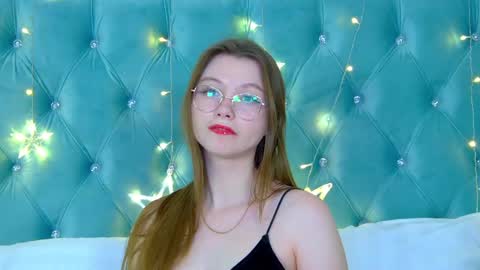 Keira online show from 12/27/24, 12:50