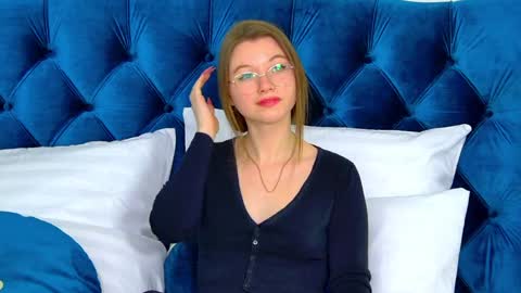 Keira online show from 01/19/25, 03:29