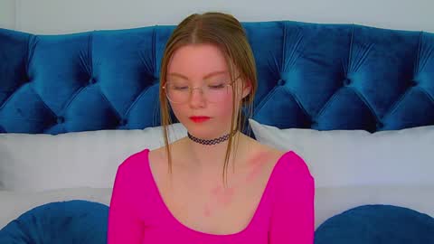 Keira online show from 02/28/25, 06:09