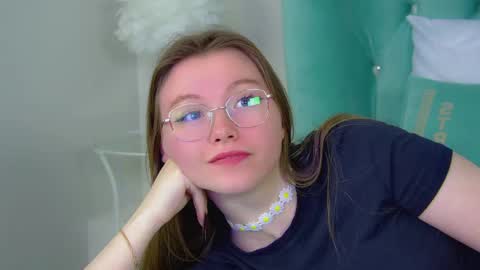 Keira online show from 03/02/25, 12:20