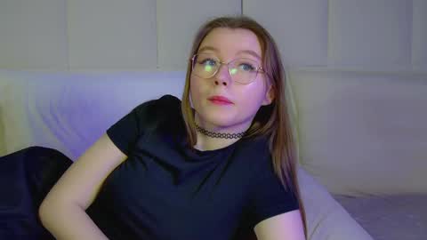 Keira online show from 03/06/25, 09:09