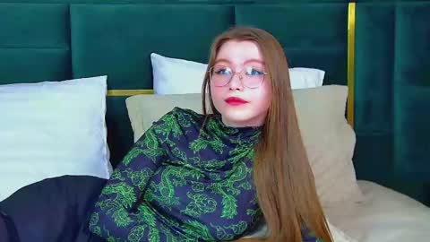 Keira online show from 03/11/25, 06:30