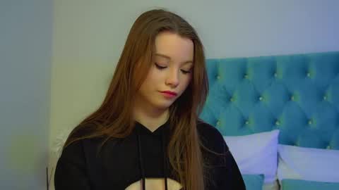 Snapshot of keiraace chatting on 03/10/26, 06:13 Keira online show from 03/10/26, 06:13