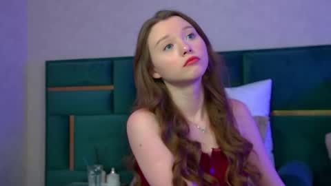 Snapshot of keiraace chatting on 03/24/26, 06:35 Keira online show from 03/24/26, 06:35