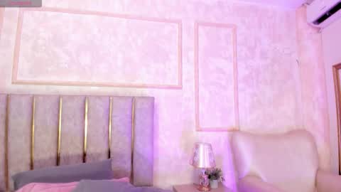 keirahartz online show from 12/15/25, 03:44