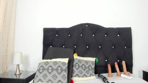   online show from 10/03/25, 12:13