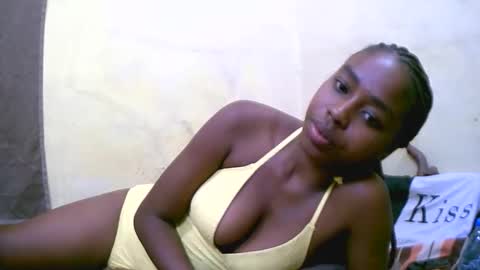 keisha759446 online show from 11/18/25, 06:29