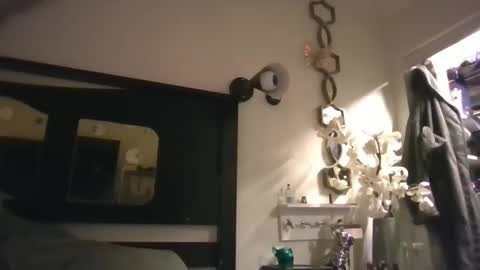 Snapshot of keithross1205 chatting on 03/03/25, 06:26 clyde online show from 03/03/25, 06:26