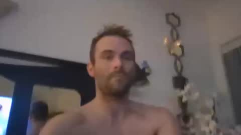 Snapshot of keithross1205 chatting on 03/08/25, 05:59 clyde online show from 03/08/25, 05:59