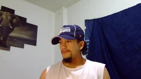 Snapshot of keivid_2303 chatting on 02/03/25, 10:03 david online show from 02/03/25, 10:03