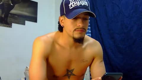 Snapshot of keivid_2303 chatting on 02/20/25, 01:30 david online show from 02/20/25, 01:30