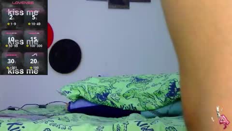 Snapshot of keivid_2303 chatting on 10/28/25, 01:36 david online show from 10/28/25, 01:36