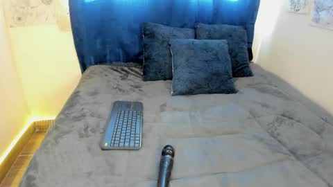 Keket online show from 09/16/25, 08:21