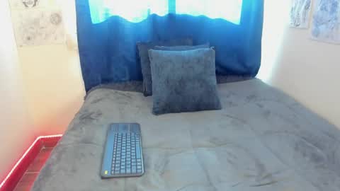Keket online show from 09/19/25, 08:20