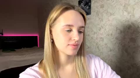 Snapshot of kelisipe chatting on 11/17/25, 08:09 Sylvia online show from 11/17/25, 08:09