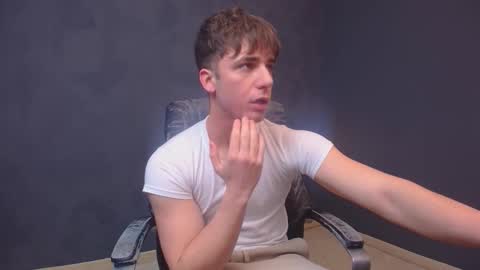 Snapshot of kellenwest chatting on 12/17/25, 11:16 KellenWest online show from 12/17/25, 11:16