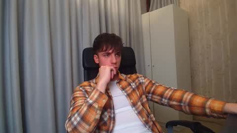 Snapshot of kellenwest chatting on 01/09/26, 05:10 KellenWest online show from 01/09/26, 05:10