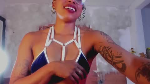 Snapshot of kelly__thomson chatting on 01/02/25, 10:01 kelly__thomson online show from 01/02/25, 10:01