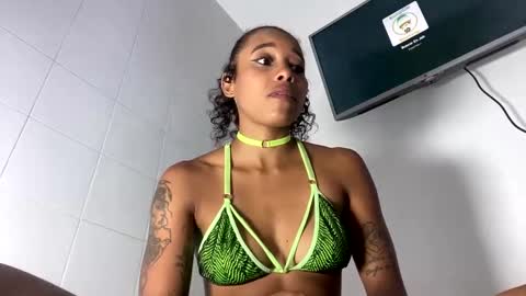 Snapshot of kelly__thomson chatting on 01/15/25, 12:41 kelly__thomson online show from 01/15/25, 12:41