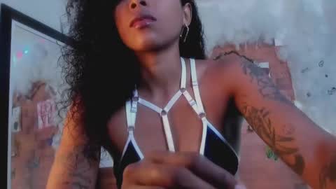 Snapshot of kelly__thomson chatting on 01/19/25, 10:17 kelly__thomson online show from 01/19/25, 10:17