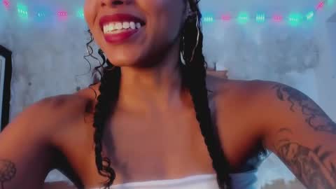 Snapshot of kelly__thomson chatting on 01/20/25, 09:53 kelly__thomson online show from 01/20/25, 09:53