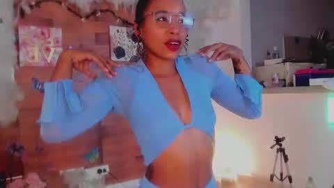 Snapshot of kelly__thomson chatting on 01/21/25, 09:46 kelly__thomson online show from 01/21/25, 09:46