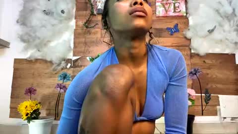 Snapshot of kelly__thomson chatting on 01/22/25, 03:52 kelly__thomson online show from 01/22/25, 03:52