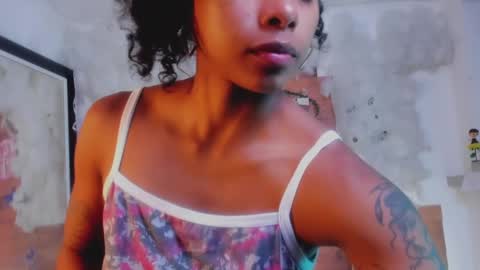 Snapshot of kelly__thomson chatting on 01/23/25, 02:33 kelly__thomson online show from 01/23/25, 02:33