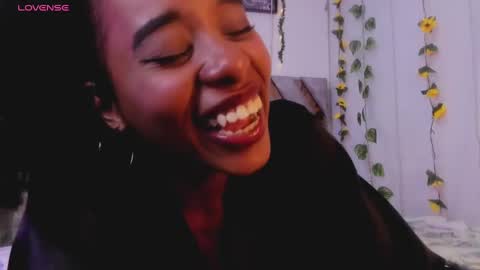 Snapshot of kelly__thomson chatting on 01/30/25, 04:13 kelly__thomson online show from 01/30/25, 04:13