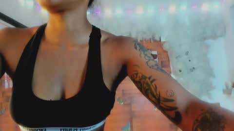 Snapshot of kelly__thomson chatting on 02/09/25, 02:29 kelly__thomson online show from 02/09/25, 02:29