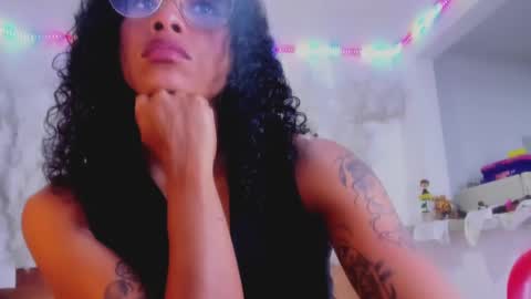 Snapshot of kelly__thomson chatting on 02/12/25, 12:48 kelly__thomson online show from 02/12/25, 12:48