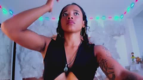 Snapshot of kelly__thomson chatting on 02/13/25, 12:46 kelly__thomson online show from 02/13/25, 12:46