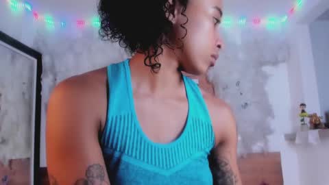 Snapshot of kelly__thomson chatting on 02/19/25, 12:33 kelly__thomson online show from 02/19/25, 12:33