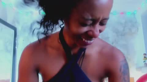 Snapshot of kelly__thomson chatting on 02/27/25, 12:02 kelly__thomson online show from 02/27/25, 12:02