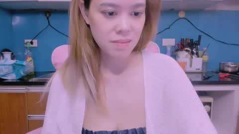 Snapshot of kelly_baby2005 chatting on 02/13/26, 05:03 Kelly online show from 02/13/26, 05:03