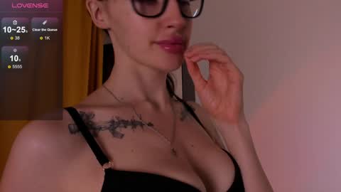 Kelly online show from 02/06/25, 06:24