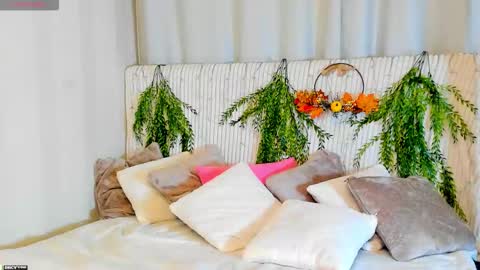 Snapshot of kelly_mott chatting on 10/30/25, 02:02 Sofia online show from 10/30/25, 02:02