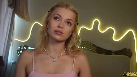 Kelly online show from 11/05/25, 05:40