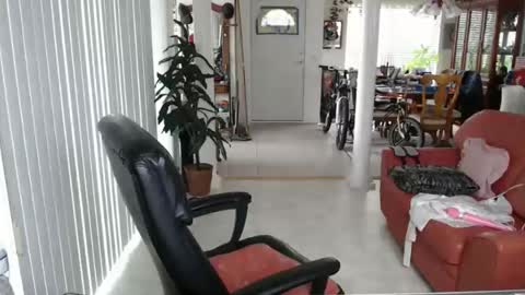 Snapshot of kellyannelynn chatting on 03/07/26, 06:49 kellyanne Lynn but please call me fucktoy online show from 03/07/26, 06:49