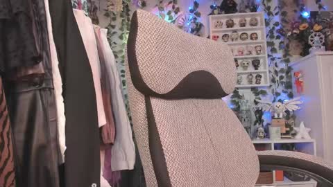 Snapshot of kellyasian chatting on 12/28/24, 05:02 Leia online show from 12/28/24, 05:02