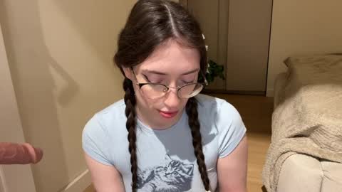 Snapshot of kellyberry__ chatting on 04/08/26, 06:19 Kelly online show from 04/08/26, 06:19