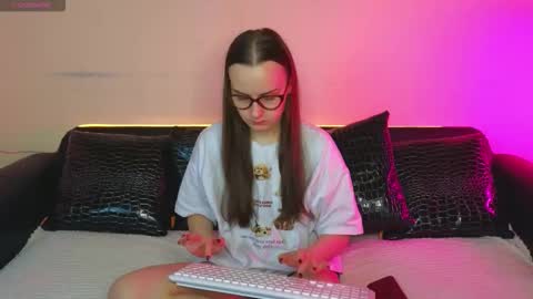 Im Kelly online show from 10/14/25, 12:06