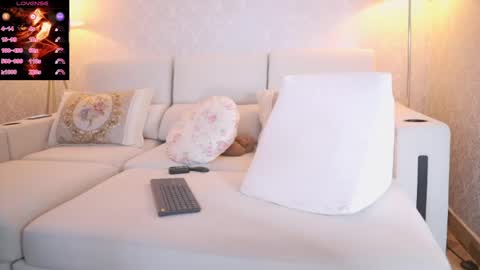 vanessa online show from 04/17/26, 05:54