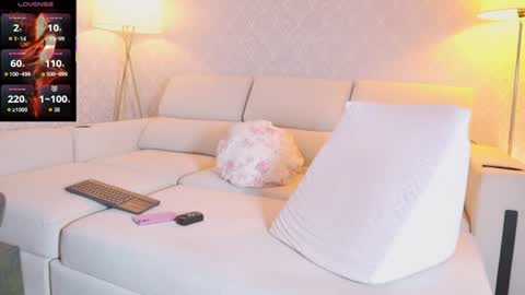 Snapshot of kellyfernandes chatting on 07/04/26, 12:06 vanessa online show from 07/04/26, 12:06